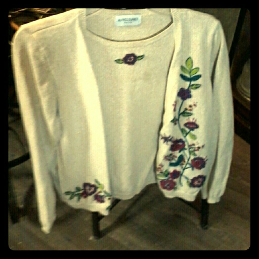 Sweater/cardigan